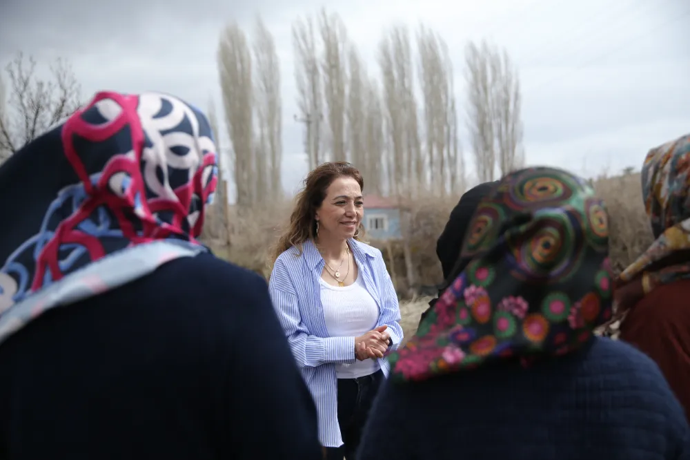 GÖNÜLLÜ AKADEMİSYENDEN KIRSAL KADINLARA DESTEK ELİ