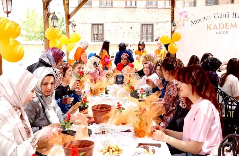 KADEM NİĞDE’DEN ANLAMLI ANNELER GÜNÜ PROGRAMI