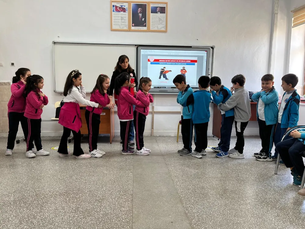 Minik öğrencilerden Halk Eğitimi Merkezi’ne ilgi dolu keşif turu