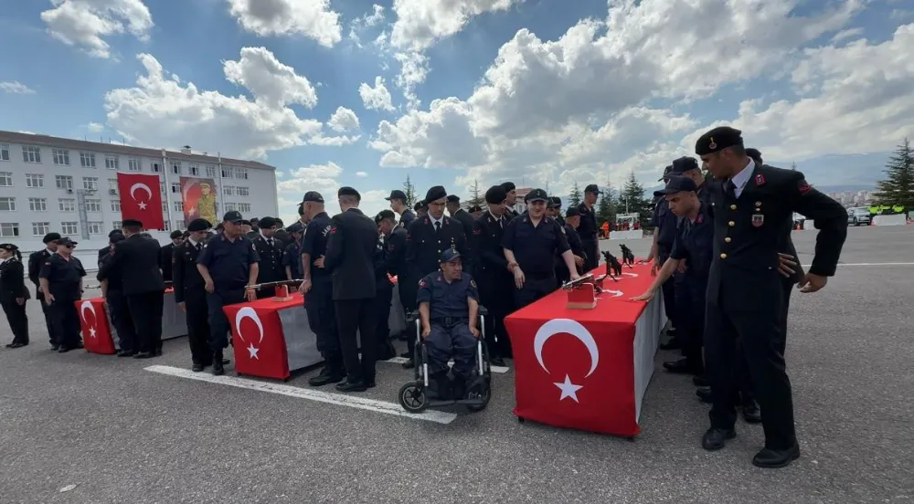 NİĞDE’DE ENGELLİLER İÇİN TEMSİLİ ASKERLİK TÖRENİ DÜZENLENDİ