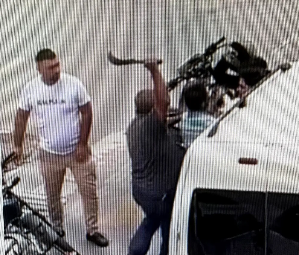 TRAFİKTE BUDAMA BIÇAĞI ÇEKTİ, EHLİYETİ ALINDI