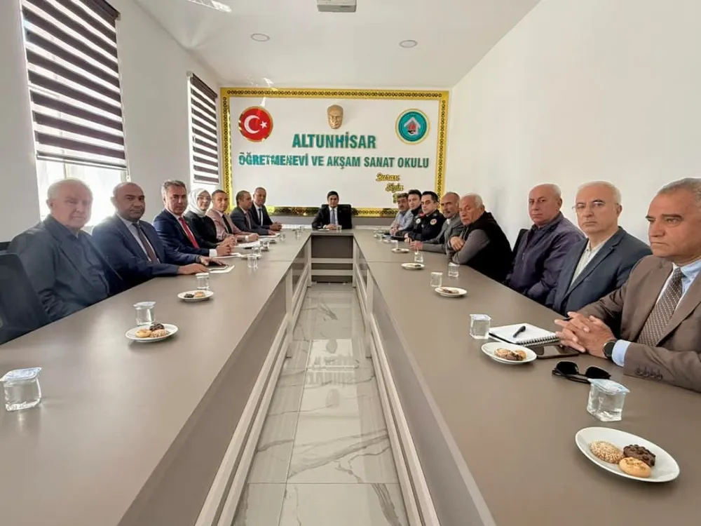 ALTUNHİSAR’DA SOKAK HAYVANLARI İÇİN ÖNEMLİ TOPLANTI