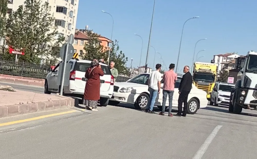 Niğde’de Kavşakta Kaza