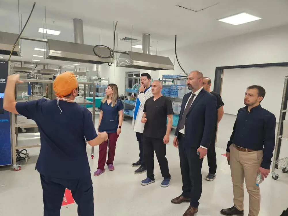 BAŞHEKİM DOÇ. DR. KÜRŞAD RAMAZAN ZOR’DAN AMELİYATHANE VE STERİLİZASYON BİRİMLERİNE YERİNDE DENETİM