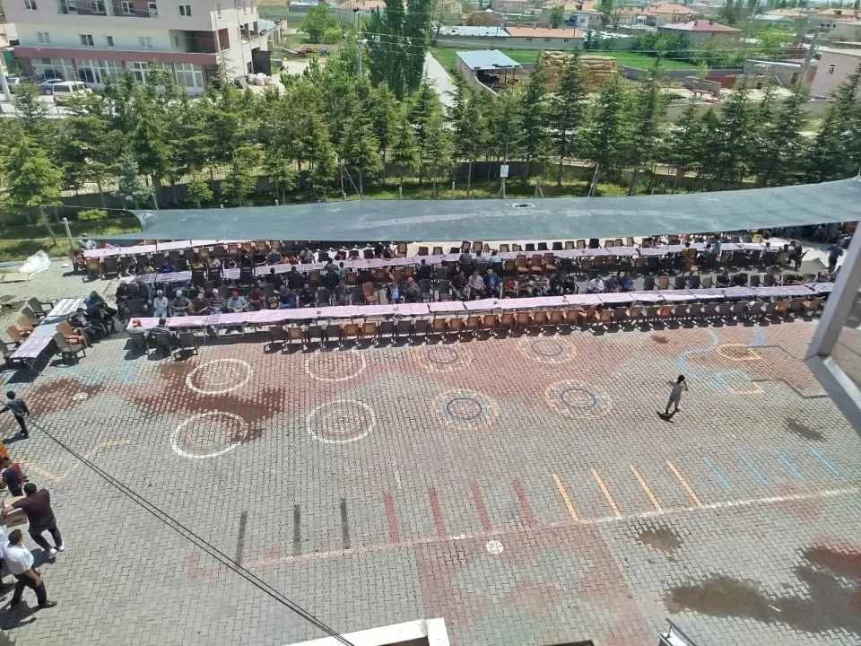ALAY’DA YAĞMUR DUASIYLA BİRLİK MESAJI