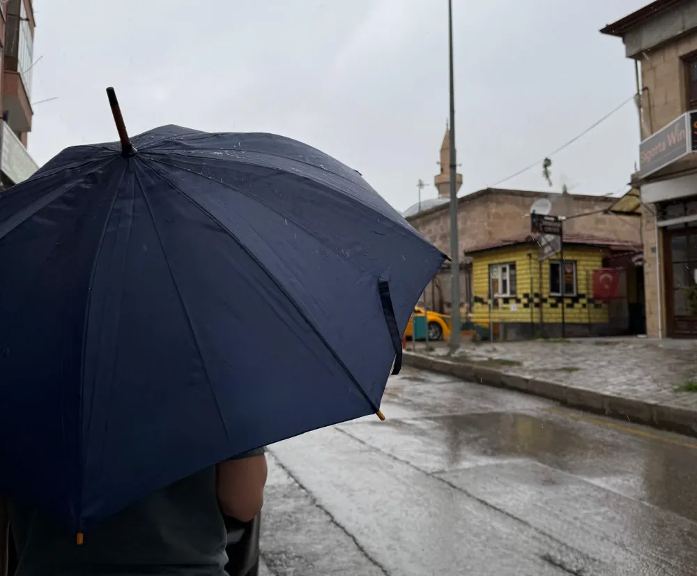 HAFTA SONU PLANI OLANLAR DİKKAT: SAĞANAKLAR VE SERİN HAVA KAPIDA