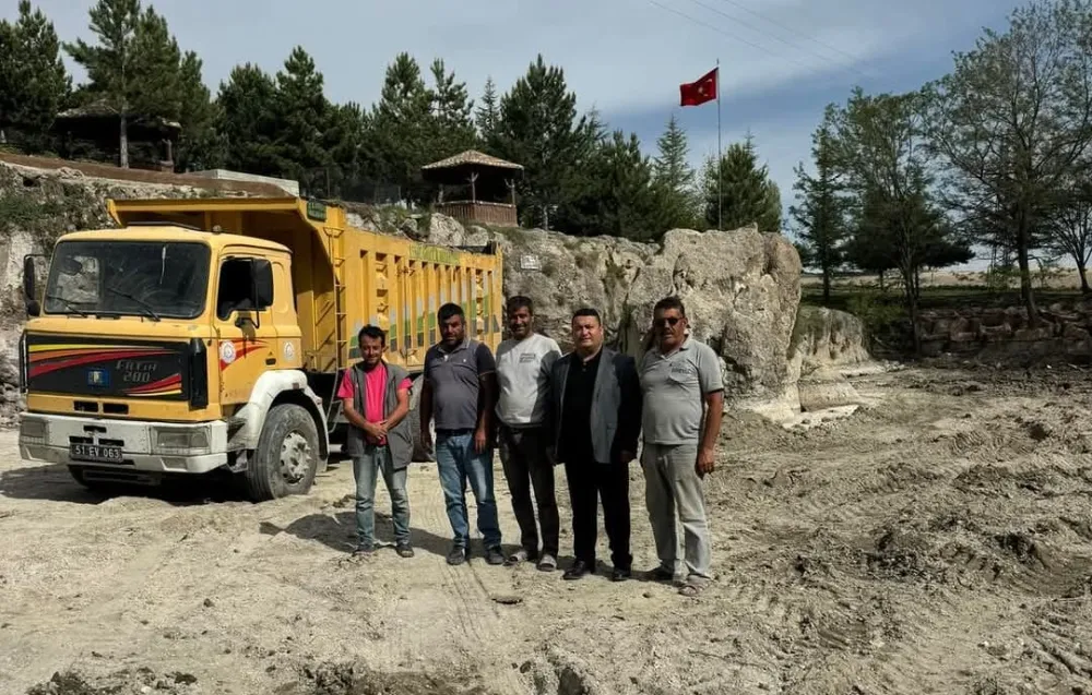 YEŞİLGÖLCÜK BELEDİYESİ’NDEN GÖLCÜKBAŞI’NA TEMİZLİK VE ALTYAPI HAMLESİ