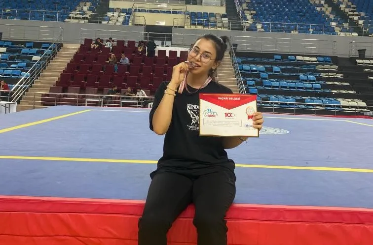 YAREN TEMEL’DEN NİĞDE’YE GURUR: WUSHU’DA TÜRKİYE İKİNCİSİ OLDU