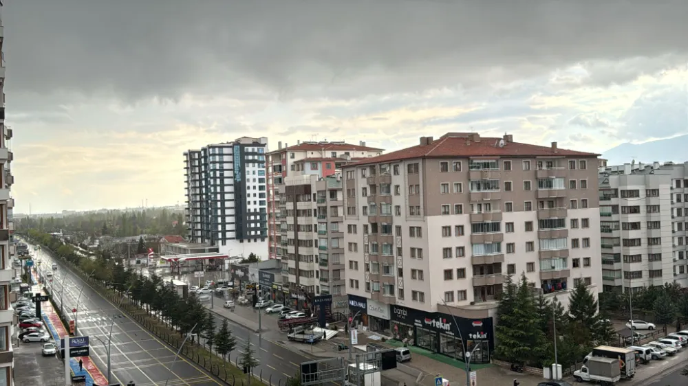 NİĞDE’DE ŞEHİR MERKEZİNDE SAĞANAK YAĞMUR BAŞLADI