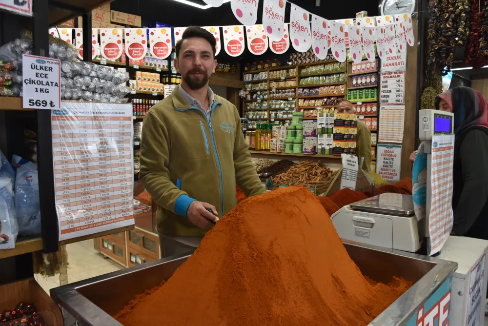 KURBAN BAYRAMI ÖNCESİ AKTARLARDA BAHARAT YOĞUNLUĞU