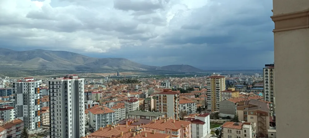 NİĞDE’DE HAVA ISINIYOR, YAZ HAVASI KAPIDA