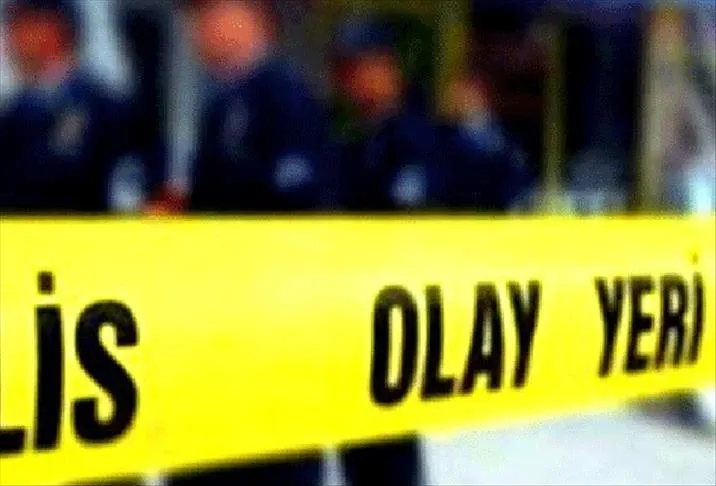 EVİNİN ÖNÜNDE SİLAHLI SALDIRIYA UĞRAYAN KİŞİ ÖLDÜ