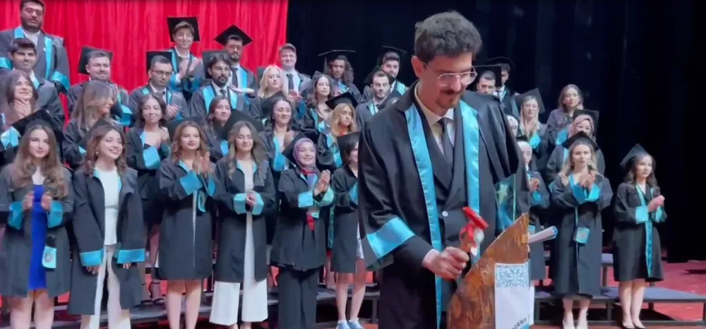 NİĞDE ÖMER HALİSDEMİR ÜNİVERSİTESİ TIP FAKÜLTESİ’NDE MEZUNİYET HEYECANI