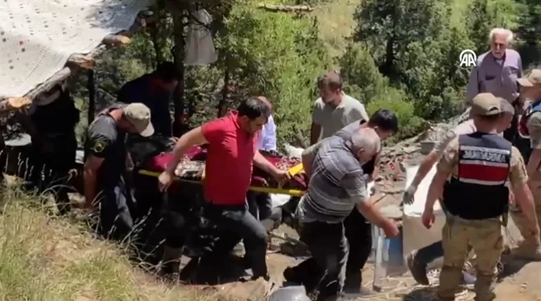 TAŞ OCAĞINDA GÖÇÜK 1 İŞÇİ HAYATINI KAYBETTİ, 2