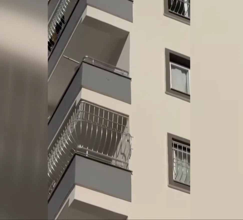 EŞİ TARAFINDAN BALKONDAN ATILDIĞI İDDİA EDİLEN KADIN FELÇ KALDI