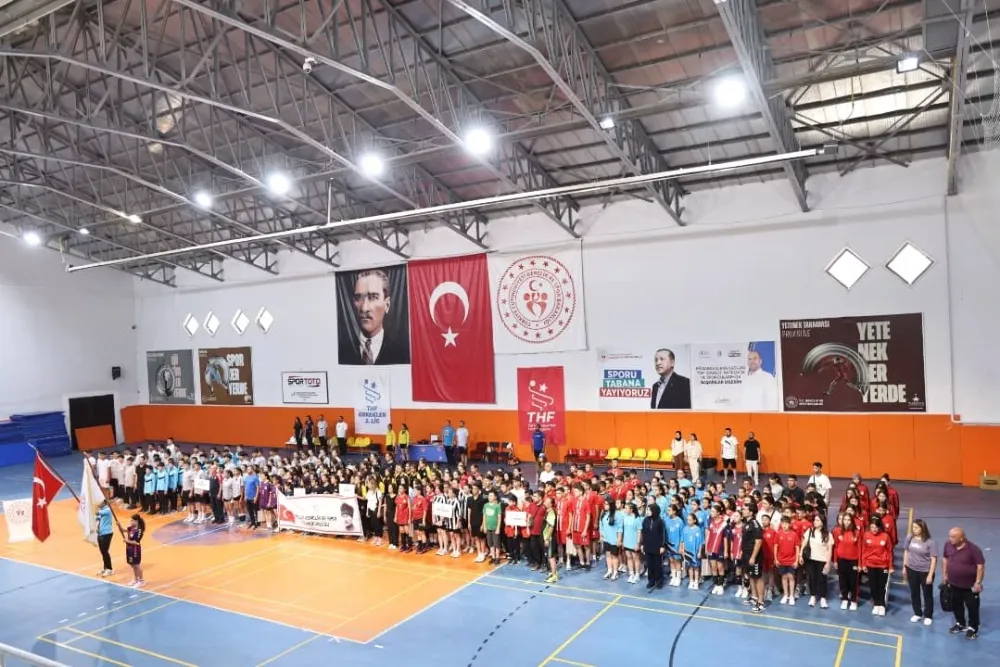 NİĞDE’DE ANALİG HENTBOL MÜSABAKALARI SONA ERİYOR