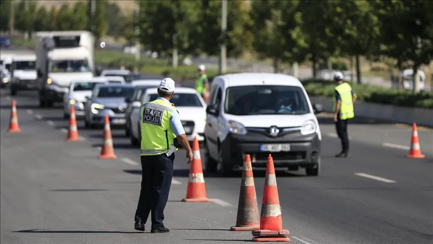 TRAFİKTE KURALLARA UYMAYANA AĞIR CEZALAR GELİYOR