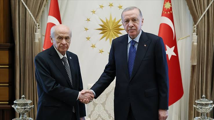 Cumhurbaşkanı Erdoğan, Bahçeli’yi Cumhurbaşkanlığı Külliyesi’nde Kabul Etti