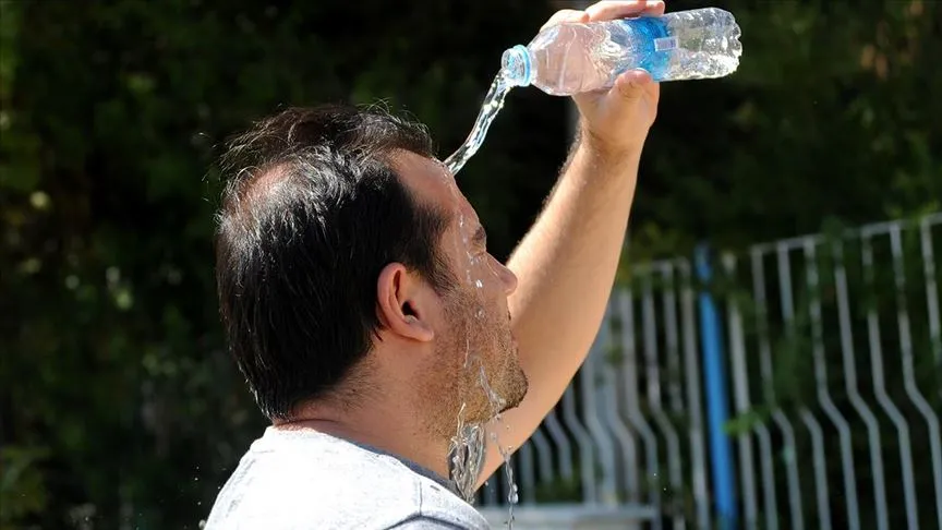 NİĞDE’DE TERMOMETRELER 35 DERECEYİ GÖSTERİYOR