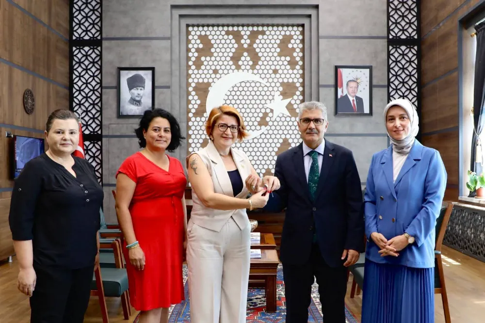 MAVİ KURDELE HAFTASINDA ÇOCUKLAR İÇİN EL ELE
