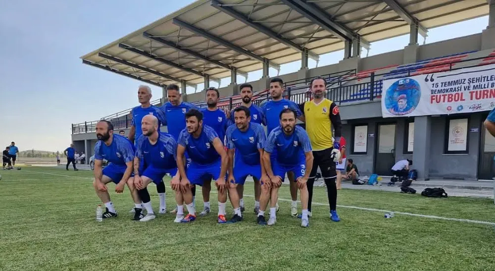 ŞEHİT ÖMER HALİSDEMİR’İN ANISINA MASTERLER FUTBOL TURNUVASI BAŞLADI