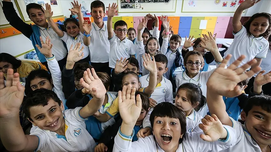 MEB AÇIKLADI, HERKES BU DETAYA KİLİTLENDİ: TATİLLER NE ZAMAN?