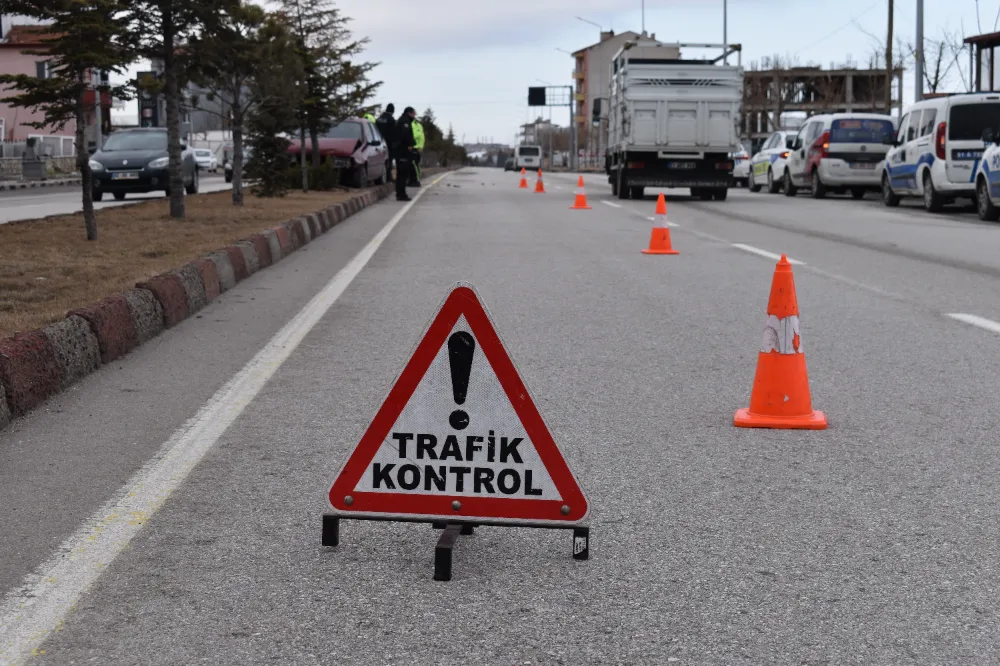 NİĞDE’DE TRAFİK DENETİMLERİNDE 2 BİN 538 SÜRÜCÜYE CEZAİ İŞLEM