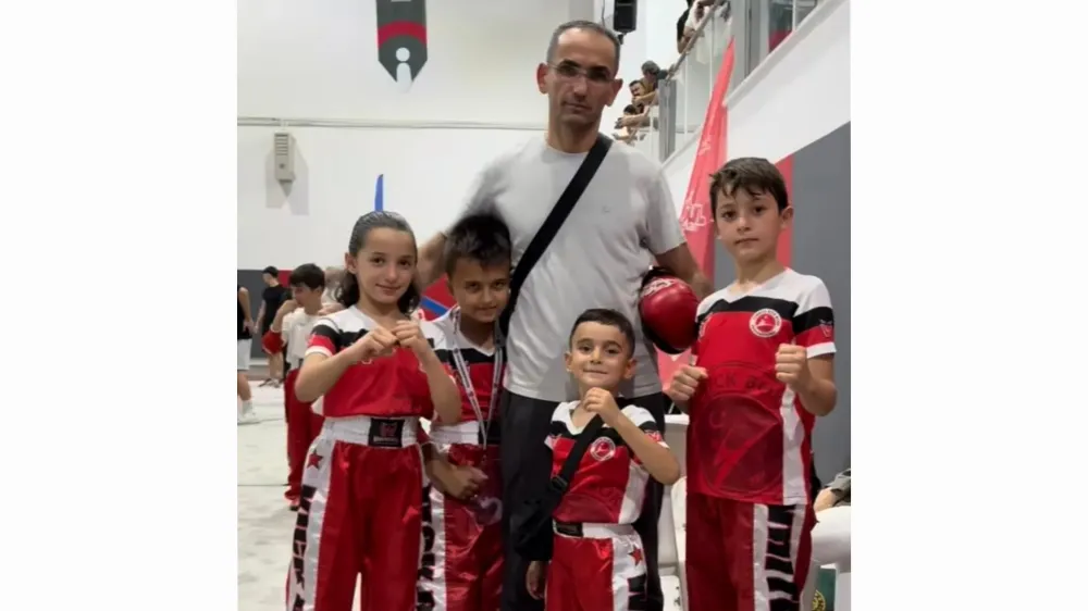 TAYFUR SPOR KULÜBÜ’NDEN KICK BOKS TURNUVASINDA MADALYA YAĞMURU