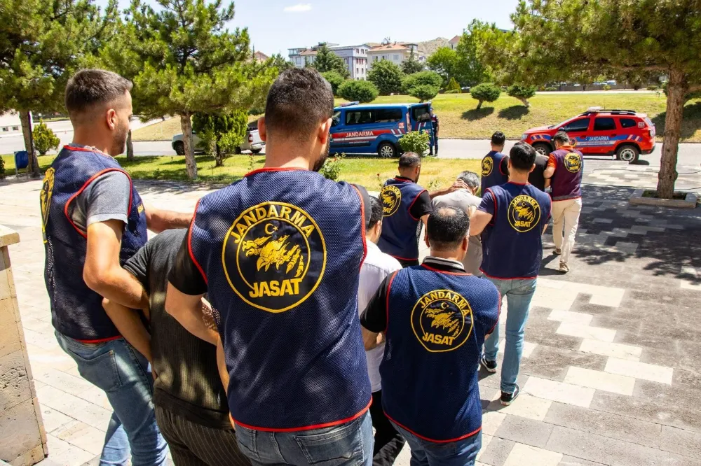 BATTANİYEYE SARILI ERKEK CESEDİ BULUNDU! 4 ŞÜPHELİ TUTUKLANDI