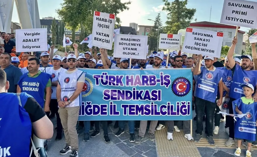 TÜRK-İŞ’E BAĞLI KAMU İŞÇİLERİNDEN EŞ ZAMANLI BASIN AÇIKLAMASI
