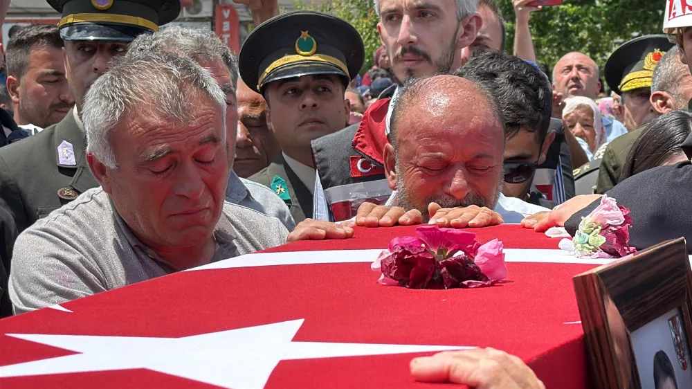 ŞEHİT PİYADE UZMAN ÇAVUŞ ENVER YAMAN SON YOLCULUĞUNA UĞURLANDI