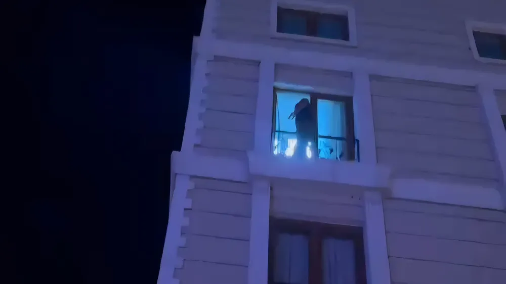 BOR’DA OTEL CAMINDA İNTİHAR GİRİŞİMİ (VİDEO HABER)