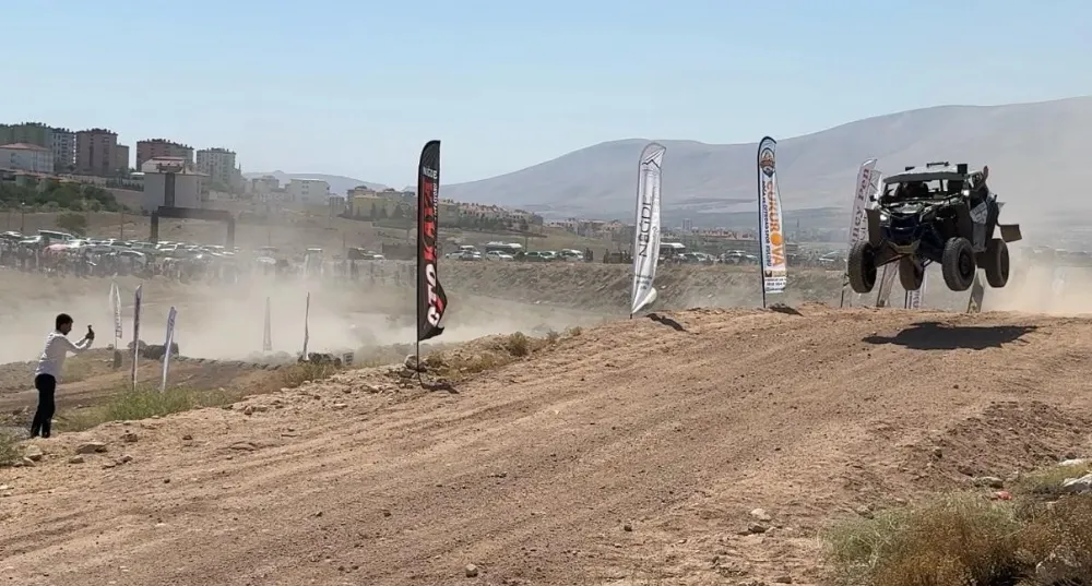 NİĞDE’DE OFF-ROAD YARIŞLARI HEYECAN DOLU GEÇİYOR  (VİDEO HABER)