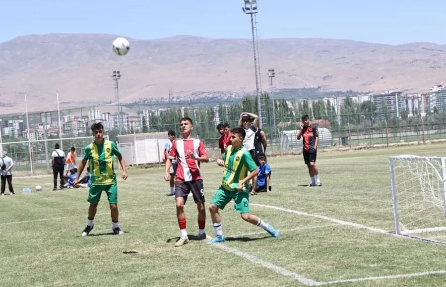 NİĞDE BELEDİYESPOR’DAN U14 VE U15 SEÇMELERİ