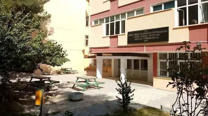NÖHÜ SOSYAL BİLİMLER MYO, 13 PROGRAMIYLA YENİ ÖĞRENCİLERİNİ BEKLİYOR