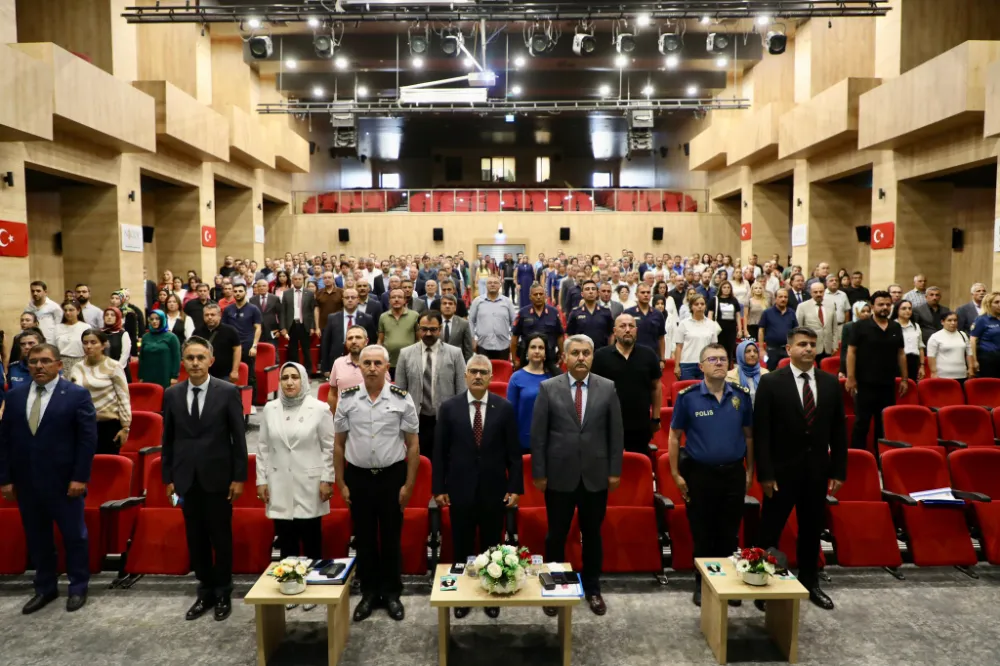NİĞDE’DE “EN İYİ NARKOTİK POLİSİ: ANNE” TOPLANTISI GERÇEKLEŞTİRİLDİ