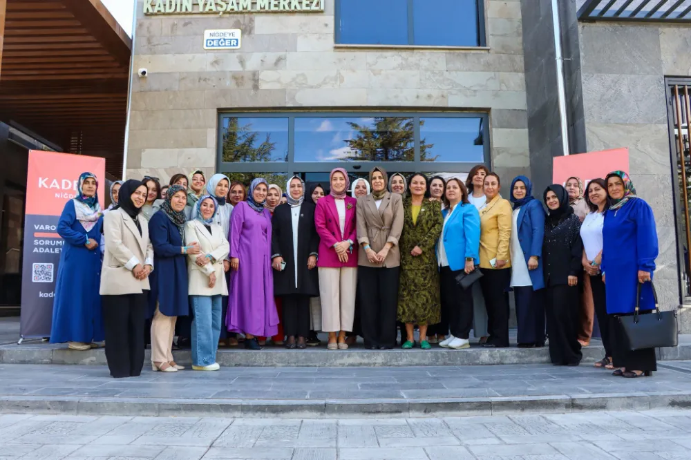KADEM NİĞDE’DE GÖNÜLLÜLERLE BULUŞTU: KADINLARA YÖNELİK KURSLAR TANITILDI