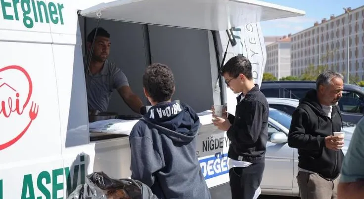 NİĞDE BELEDİYESİ’NDEN ÖĞRENCİLERE “HOŞGELDİN” İKRAMI