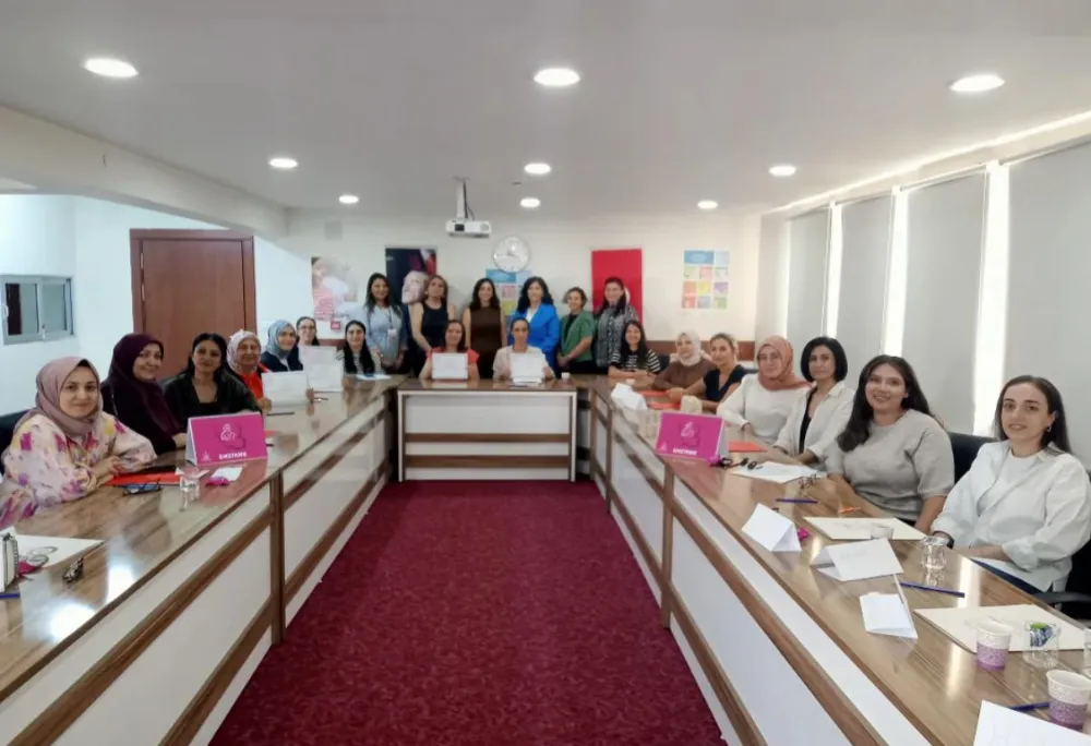 NİĞDE’DE SAĞLIK PERSONELİNE “ANNE SÜTÜ VE EMZİRME DANIŞMANLIĞI” EĞİTİMİ VERİLDİ