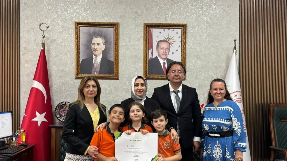 NİĞDE’DE NECİP FAZIL KISAKÜREK İLKOKULU’NA ÇEVRE ÖDÜLÜ