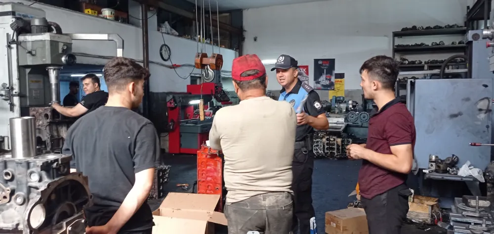 POLİS, NİĞDE SANAYİSİ VE OKULLARDA VATANDAŞLARI BİLGİLENDİRDİ