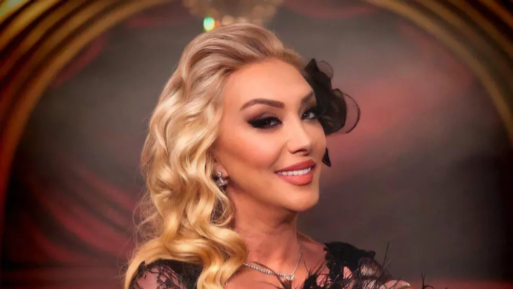 ŞARKICI GÜLLÜ BALKONDAN DÜŞEREK YAŞAMINI YİTİRDİ